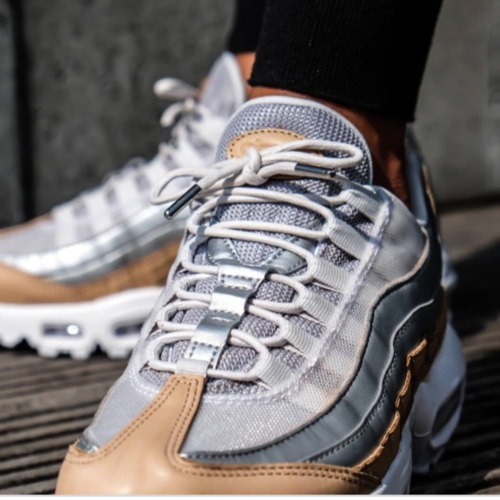 NWT Nike Air Max 95 SE PRM Pure Platinum WMNS - Picture 7 of 8